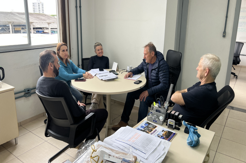 Diante da previsão de chuva, Itajaí coloca equipes de obras, drenagem e CACs de 4 bairros em prontidão