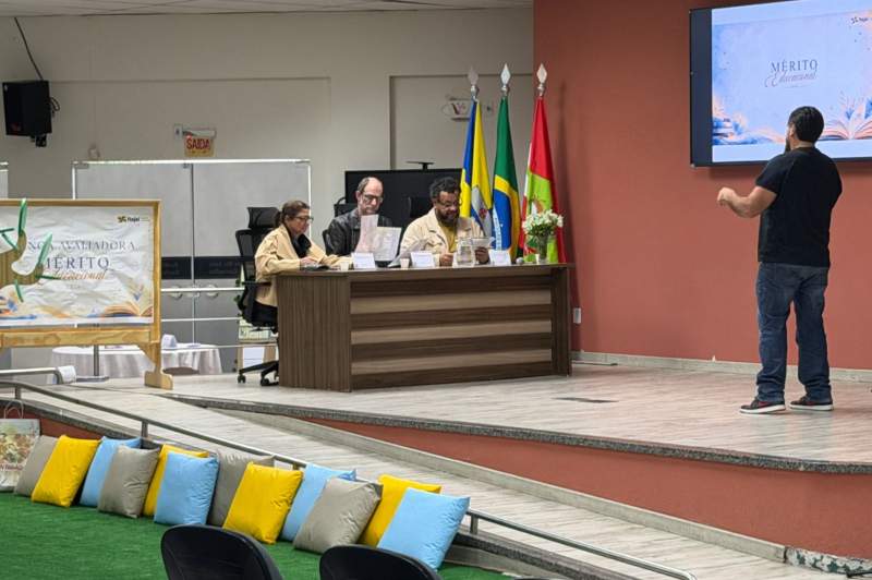 Prêmio Mérito Educacional avalia 103 projetos de leitura em Itajaí nesta semana