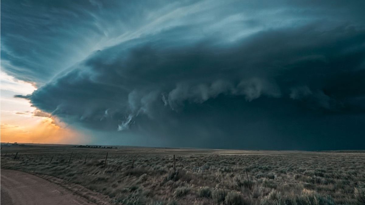 Ciclone extratropical e rio atmosférico colocam seis estados na rota das tempestades nesta quarta