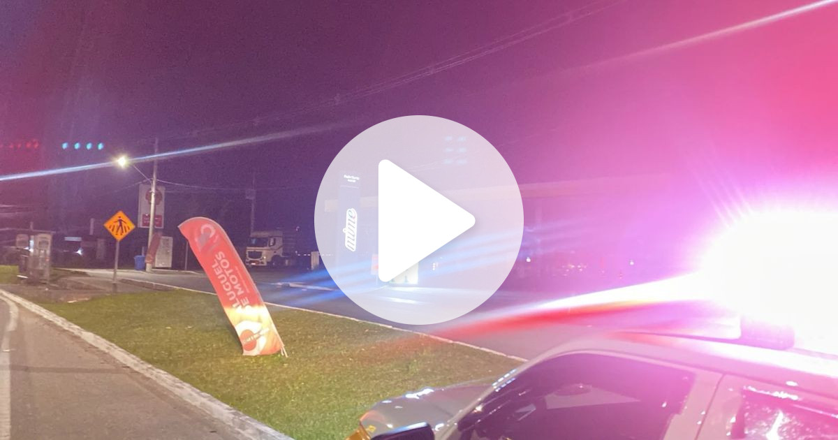 Explosão em posto de combustíveis mobiliza bombeiros e fecha a SC-401 em Florianópolis