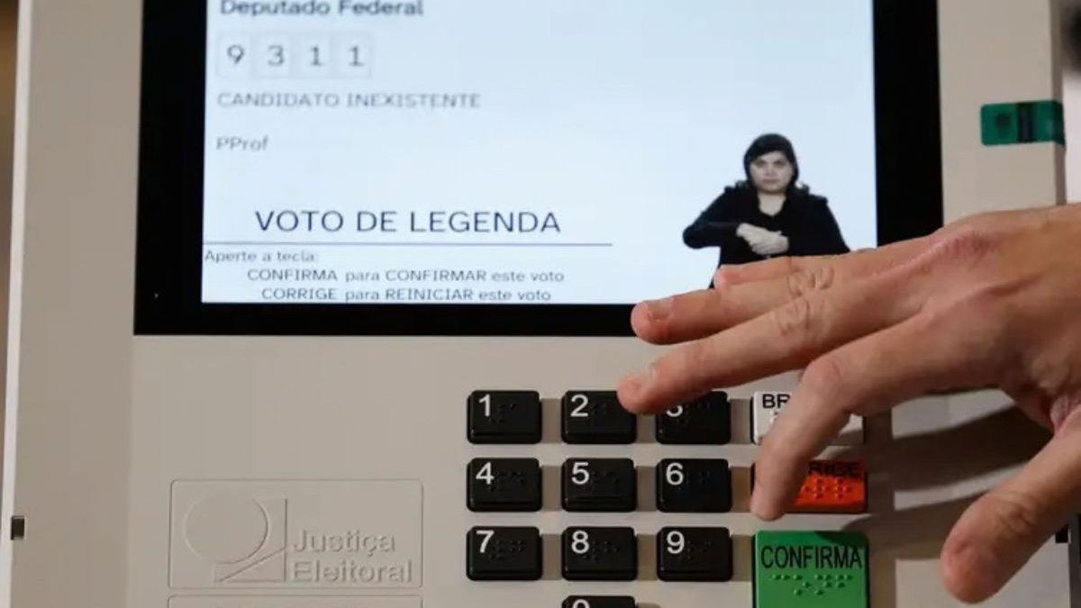 Eleições 2026: quase 2 milhões de eleitores com deficiência terão novos recursos na urna eletrônica